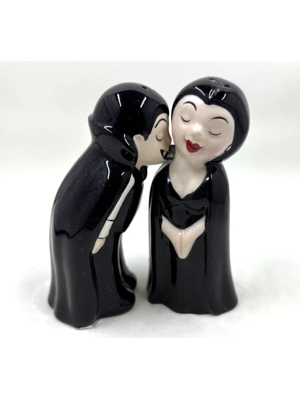 Pacific Giftware Vampire Love at First Bite Magnetic Kissing Ceramic S&P
